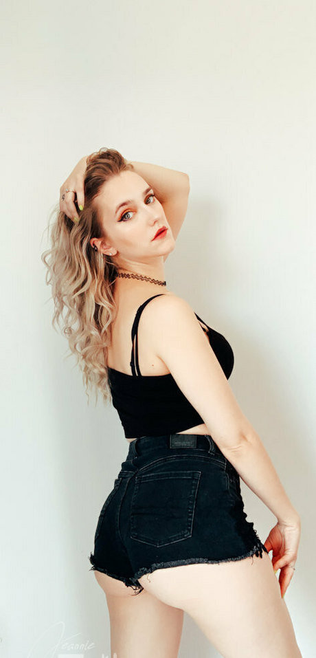 jeannietowndarkness model beautiful gallery