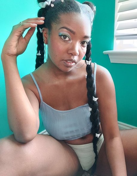 ebunnipurrl porn model image