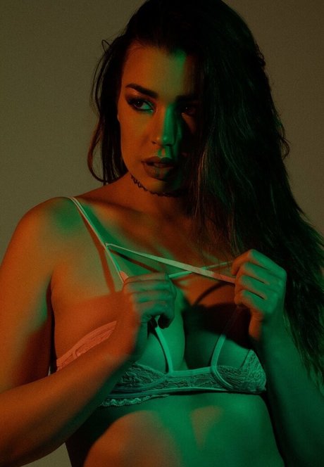 momoneyyymoprobzzz model xxx photos