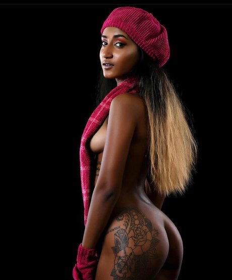 Ameera Surka naked pornstar gallery