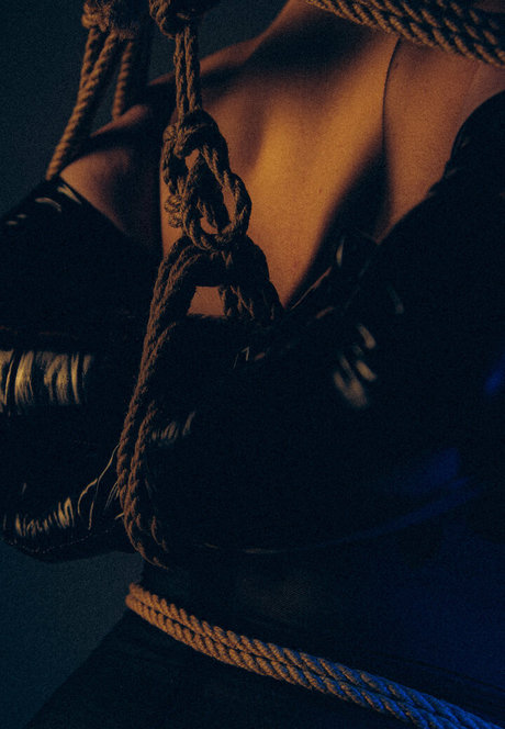 cozshedead sexy actress img