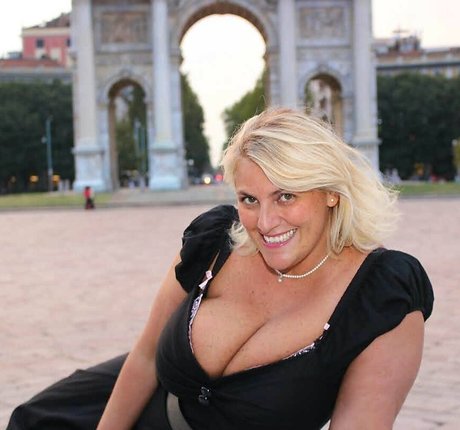 cougars onlyfans erotic pic