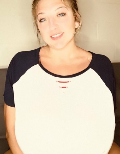 male asian onlyfans top pictures