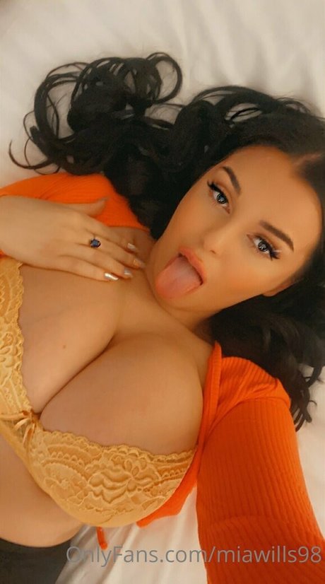 miawills98 sexy pornstar pictures