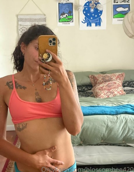 blossombee420 free pornstar photo