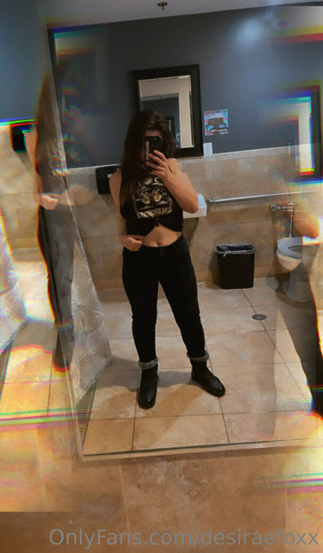 desiraefoxx star erotic galleries