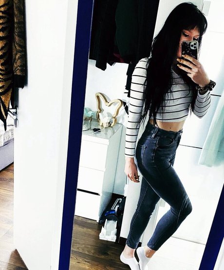 gelliii93_ xxx pornstar image