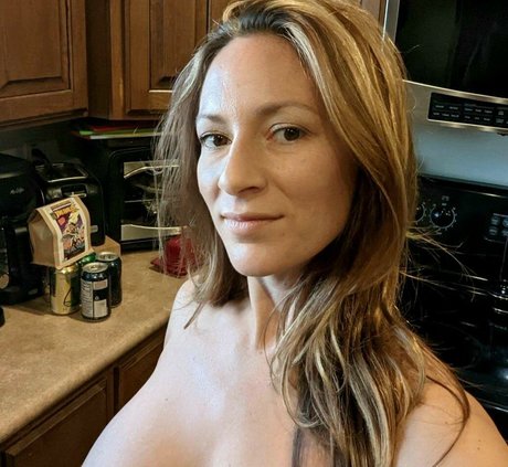 Tiffany Flowers hd actress picture