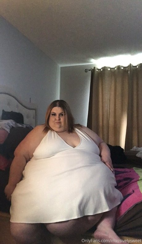 massivelysweet porn model pic