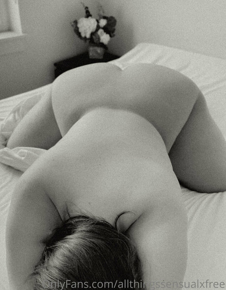 allthingssensualxfree top model image