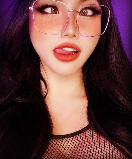 aboobies high quality model pic