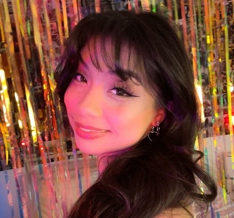 Trin Lovell star hd picture