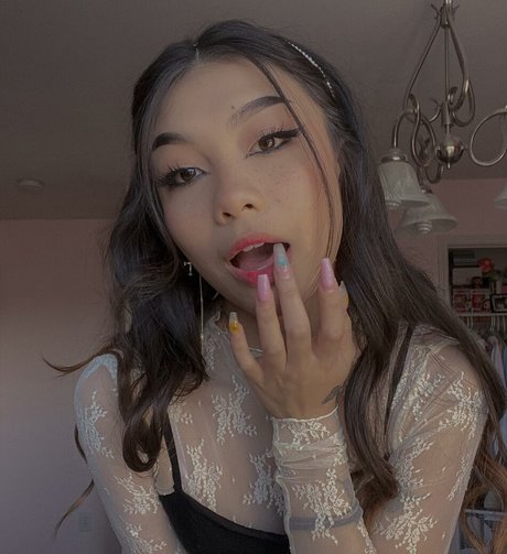 Trin Lovell perfect model pictures