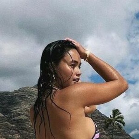 Alessa Holloway model perfect pictures