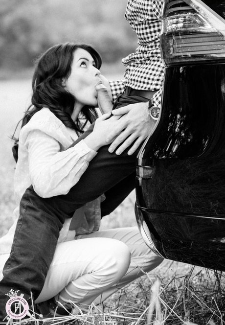 Ava Dalush beautiful model picture