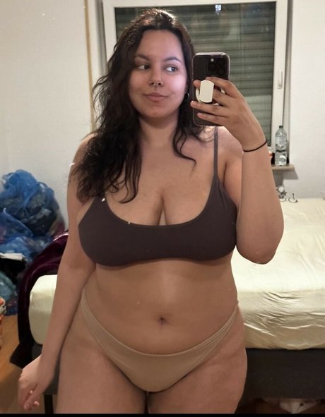 Peachyara model hd archive