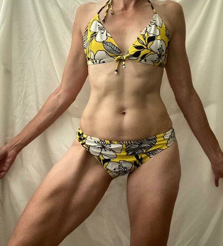 aska69 hot actress img