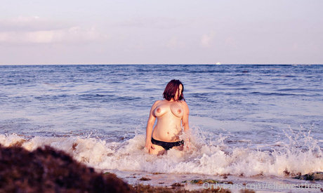 ellawestfree naked model pics