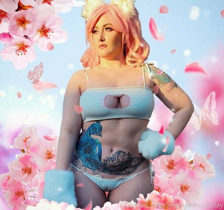 lindsaylovecosplay nude pornstar galleries
