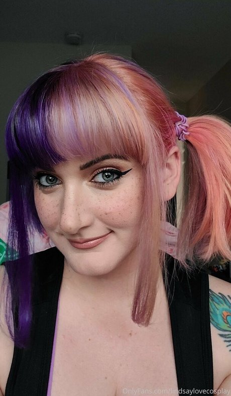 lindsaylovecosplay top actress pic