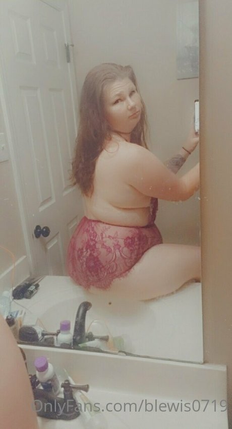 blewis0719 nude pornstar img