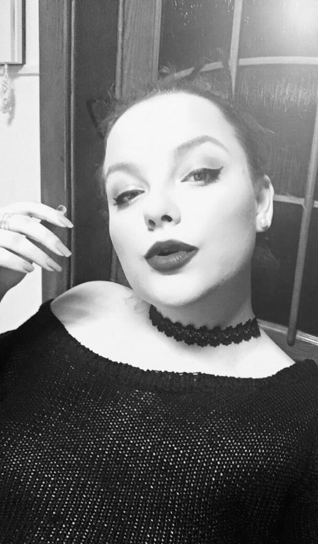 moniiquefox star xxx images