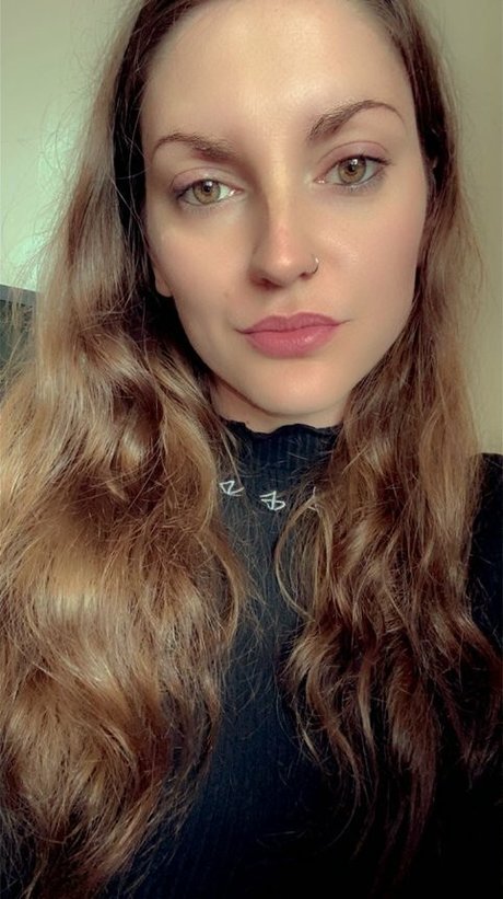 auntcunt art actress photos