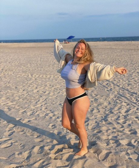 Meagan Gallagher erotic model picture