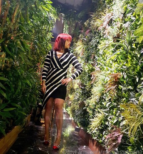 mom onlyfans beautiful naked gallery