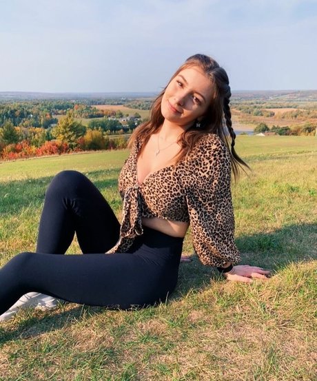 Sarao Sulli model hot image