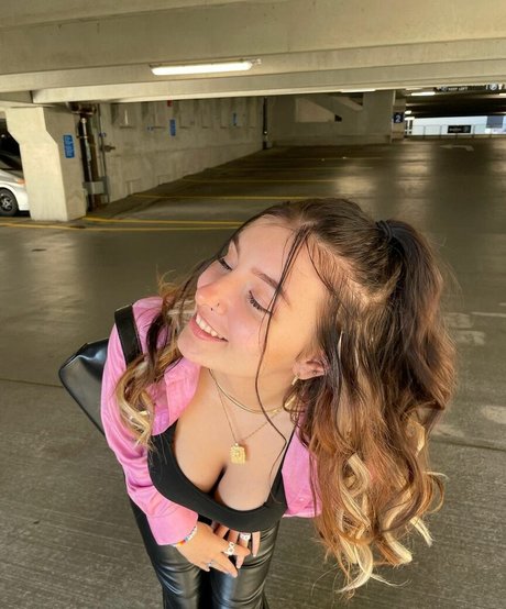 Sarao Sulli nude pornstar pictures