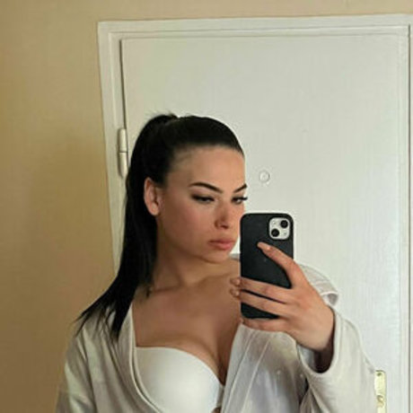 Szevelin Evelin szakali sex actress pictures