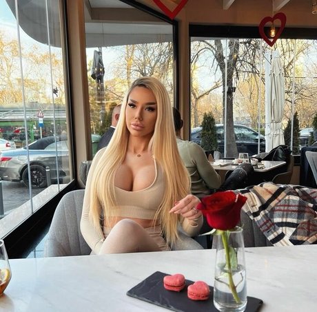 Eveline Marie pretty pornstar picture