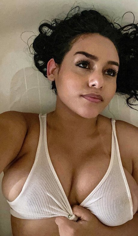 Gabby B art model images