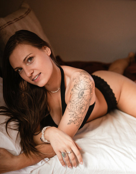 Kenzie Love pornstar nude img