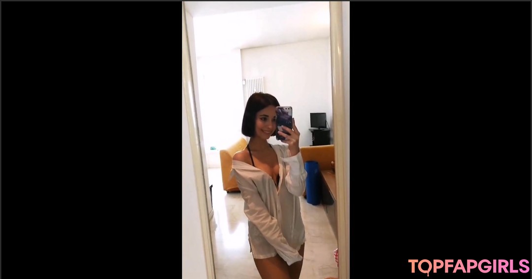 petite asian onlyfans adult pic