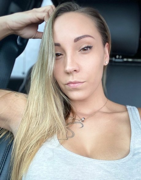 sashafoxxx model xxx galleries