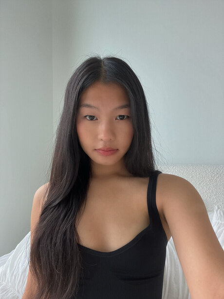 Amina Li model pretty photos