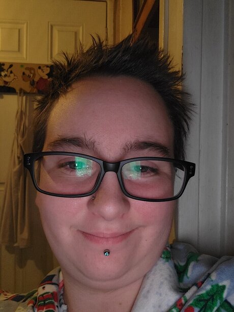 Vikki Ward sexy star img