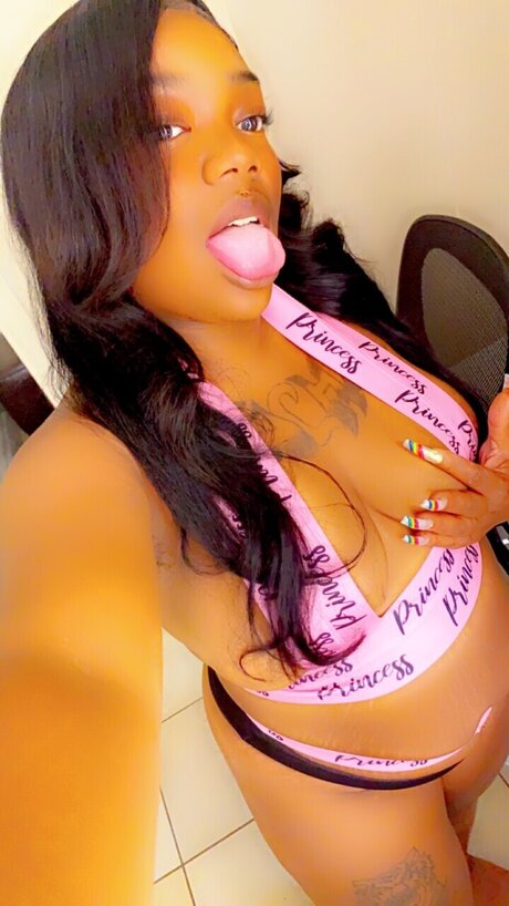 Issa Nae Naee free actress photos