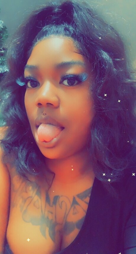 Issa Nae Naee beautiful actress pictures