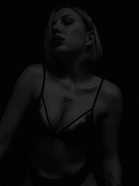 Ele Io pornstar hd galleries