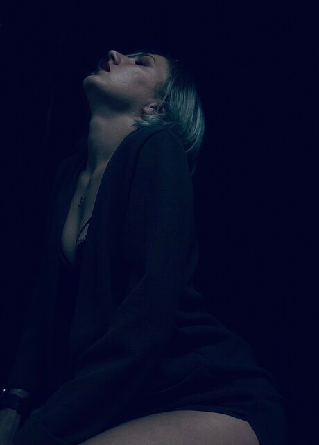 Ele Io hot model photos