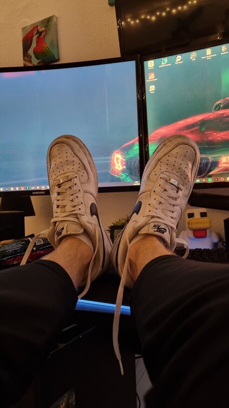 Dirtynikeboy exclusive star pic