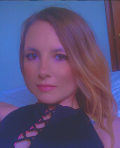 _Twisted Chaos_ erotic model picture