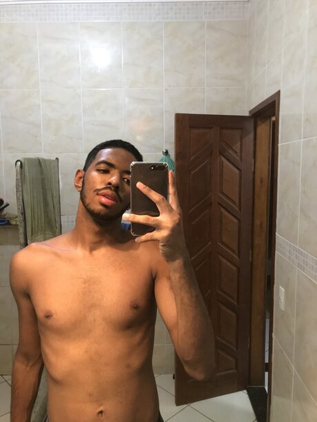 Icaro Big Dick 24cm erotic star pic