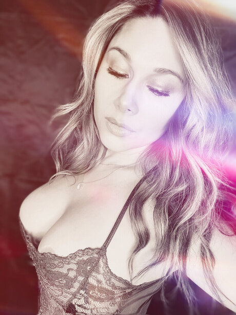 Cinnabuns model hot pic