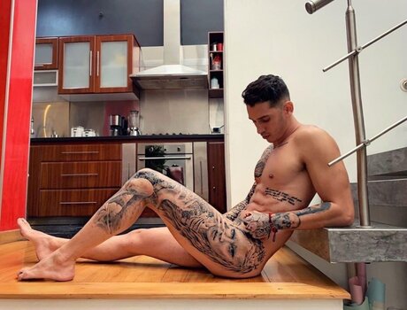 Anibalpagua porn model pic