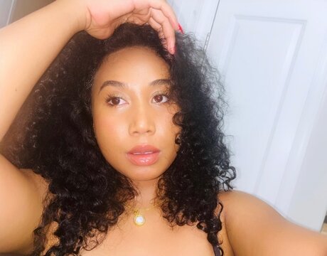 Thailand Bae star erotic photo