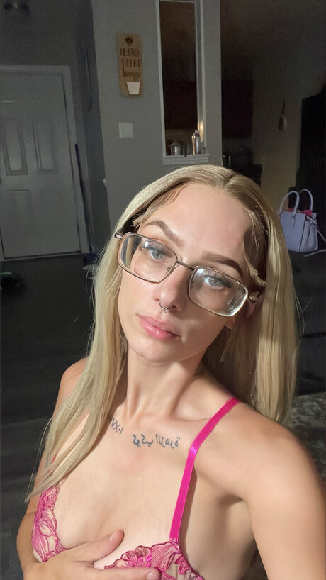 Russian Creamer_ pretty actress photo